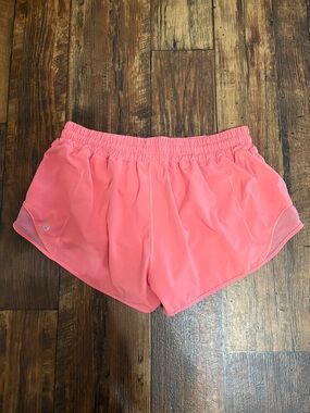 Lululemon Hotty Hot Low-Rise Lined Short 2.5"